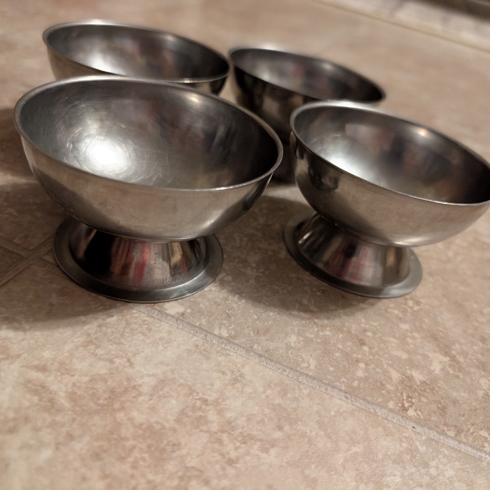 Vtg set of 4 Stainless steel Desert/ Ice Cream/Sherbert dishes - Picture 2 of 6